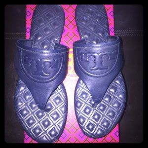 ❤️Tory Burch Fleming Flat Thong Sandal-Navy